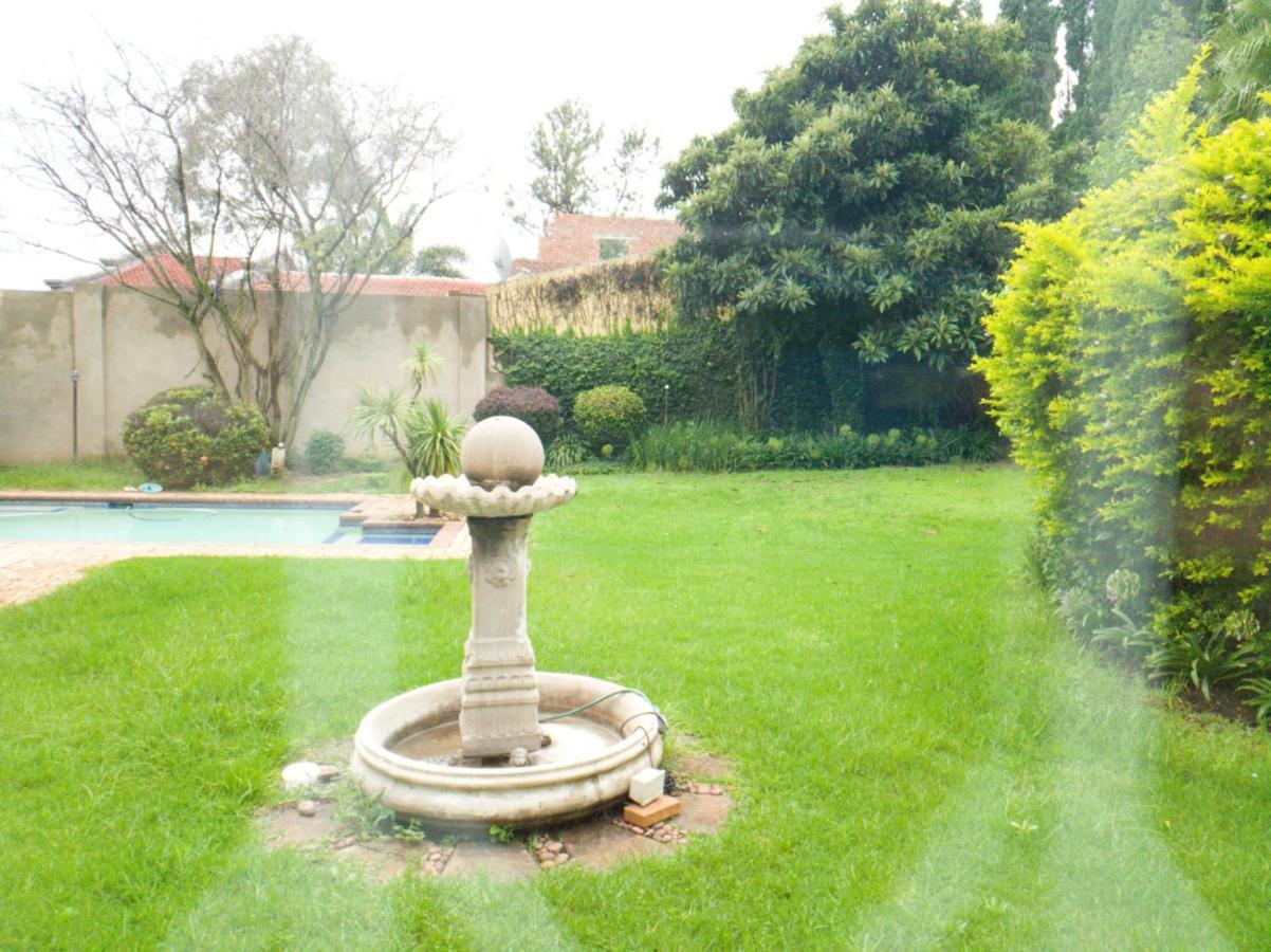 Matina Guest House Johannesburg Exterior photo